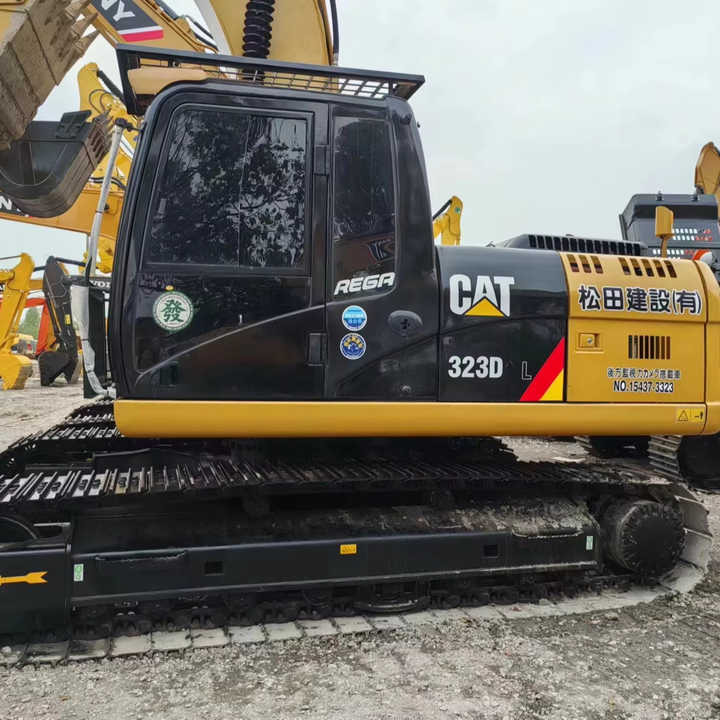 Used Digger CAT 323D2L Construction Machinery Construction Digger Used CAT 323D2L Cheap Excavator - Pásové rýpadlo: obrázek 2 Used Digger CAT 323D2L Construction Machinery Construction Digger Used CAT 323D2L Cheap Excavator - Pásové rýpadlo: obrázek 2