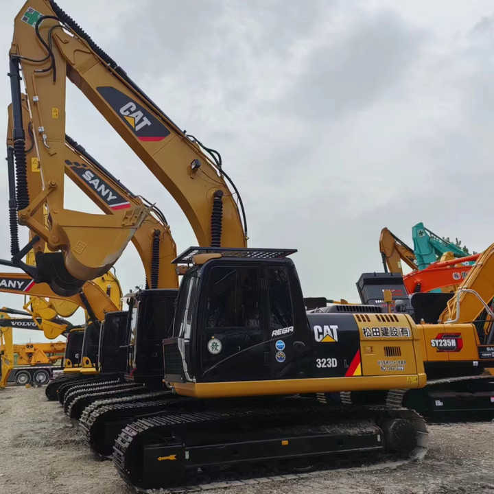 Used Digger CAT 323D2L Construction Machinery Construction Digger Used CAT 323D2L Cheap Excavator - Pásové rýpadlo: obrázek 1 Used Digger CAT 323D2L Construction Machinery Construction Digger Used CAT 323D2L Cheap Excavator - Pásové rýpadlo: obrázek 1