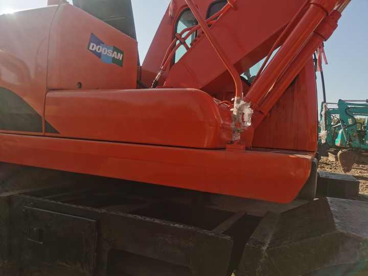 Used Digger Doosan Dh150w-7 Construction Machinery Construction Digger Used Doosan Dh150w-7 Cheap Excavator - Kolesové rýpadlo: obrázek 5 Used Digger Doosan Dh150w-7 Construction Machinery Construction Digger Used Doosan Dh150w-7 Cheap Excavator - Kolesové rýpadlo: obrázek 5