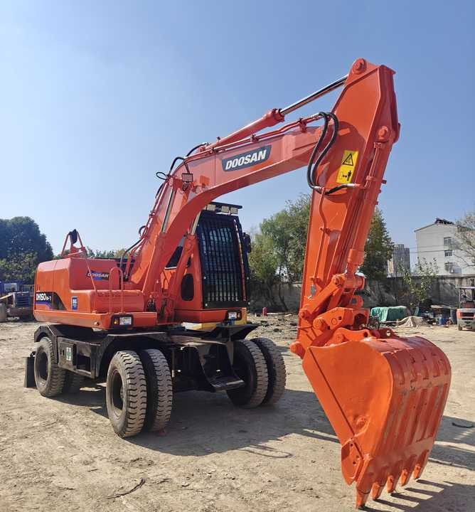 Used Doosan DH150W-7 Model Wheel Excavator Second Hand Machine Popular Brand Korean Doosan Hydraulic Machinery - Kolesové rýpadlo: obrázek 4 Used Doosan DH150W-7 Model Wheel Excavator Second Hand Machine Popular Brand Korean Doosan Hydraulic Machinery - Kolesové rýpadlo: obrázek 4