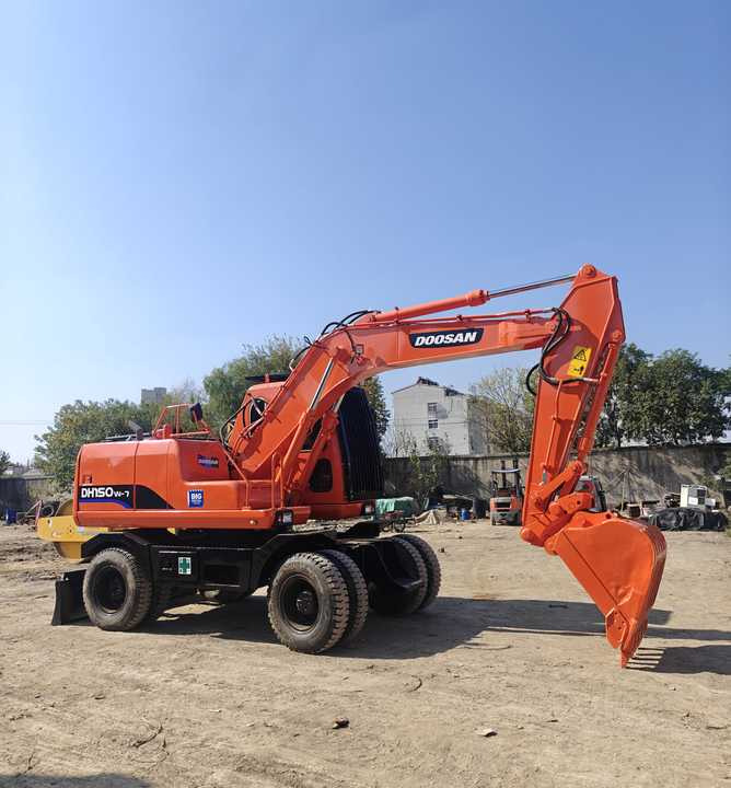 Used Doosan DH150W-7 Model Wheel Excavator Second Hand Machine Popular Brand Korean Doosan Hydraulic Machinery - Kolesové rýpadlo: obrázek 1 Used Doosan DH150W-7 Model Wheel Excavator Second Hand Machine Popular Brand Korean Doosan Hydraulic Machinery - Kolesové rýpadlo: obrázek 1