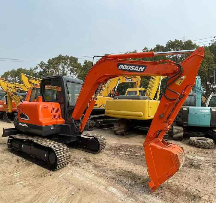 Used Doosan DX60-9c Excavator | Low Hours | Robust Undercarriage | Global Shipping | Discounted Price - Mini rýpadlo: obrázek 5 Used Doosan DX60-9c Excavator | Low Hours | Robust Undercarriage | Global Shipping | Discounted Price - Mini rýpadlo: obrázek 5