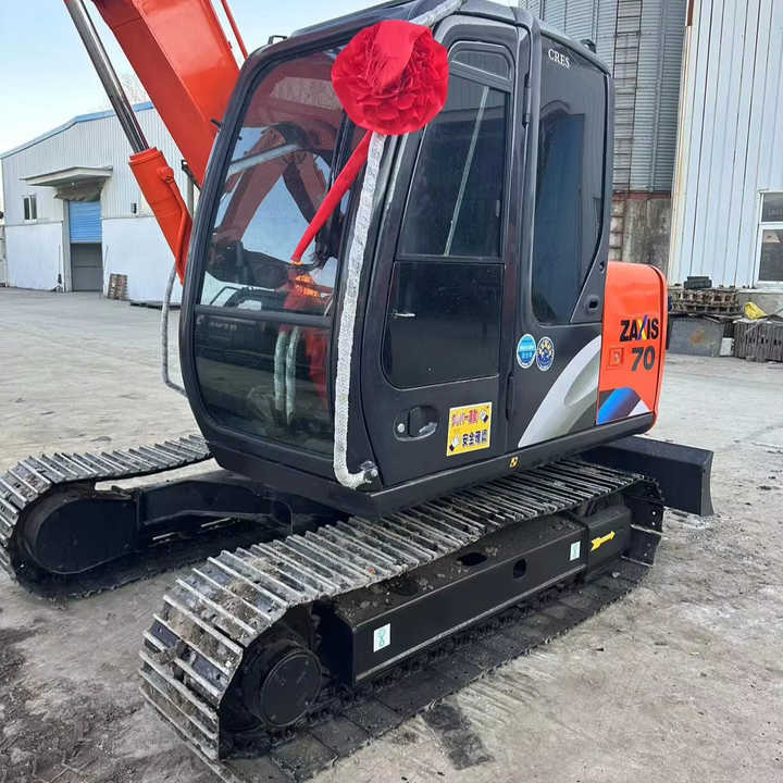 Used HITACHI ZX-70 - Pásové rýpadlo: obrázek 1 Used HITACHI ZX-70 - Pásové rýpadlo: obrázek 1