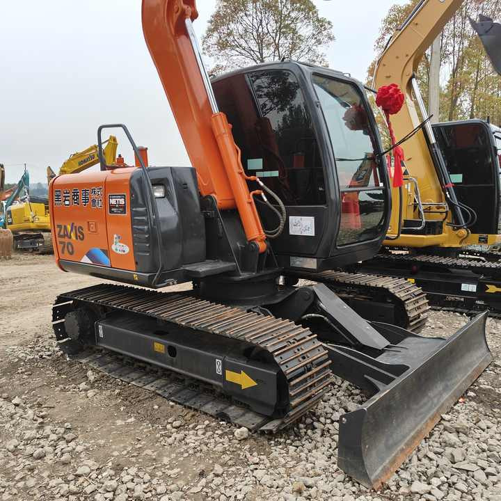 Used HITACHI ZX-70 - Pásové rýpadlo: obrázek 1 Used HITACHI ZX-70 - Pásové rýpadlo: obrázek 1