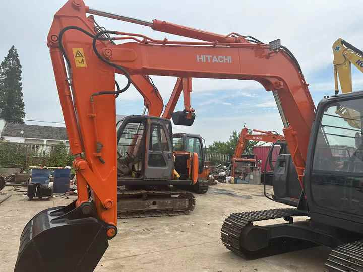 Used HITACHI ZX-70 - Pásové rýpadlo: obrázek 2 Used HITACHI ZX-70 - Pásové rýpadlo: obrázek 2