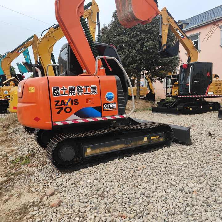 Used HITACHI ZX-70 - Pásové rýpadlo: obrázek 1 Used HITACHI ZX-70 - Pásové rýpadlo: obrázek 1