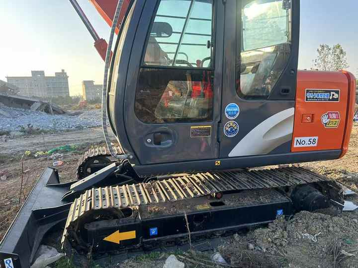 Used HITACHI ZX70 Model Mini Excavator Second Hand Machine Popular Brand Japan Hitachi Hydraulic Machinery - Mini rýpadlo: obrázek 5 Used HITACHI ZX70 Model Mini Excavator Second Hand Machine Popular Brand Japan Hitachi Hydraulic Machinery - Mini rýpadlo: obrázek 5