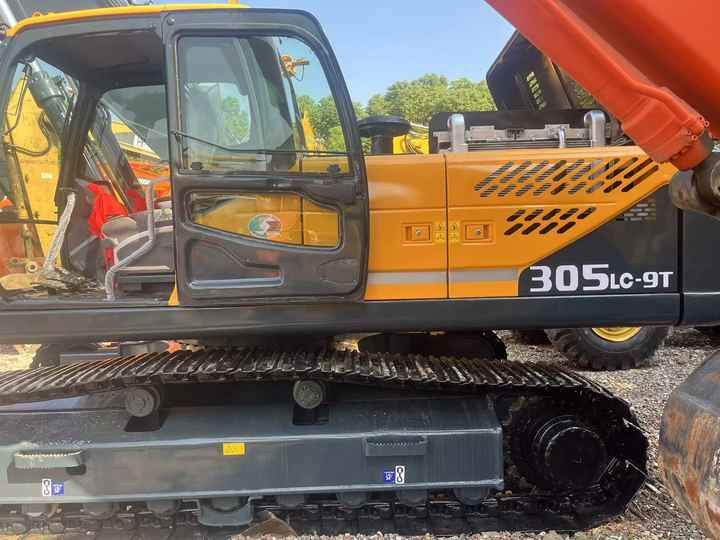 Used HYUNDAI 305LC-9T Crawler Excavator with Good Performance Hyundai30 Tons Earthmoving Machinery with Low Price On-sale - Pásové rýpadlo: obrázek 4 Used HYUNDAI 305LC-9T Crawler Excavator with Good Performance Hyundai30 Tons Earthmoving Machinery with Low Price On-sale - Pásové rýpadlo: obrázek 4