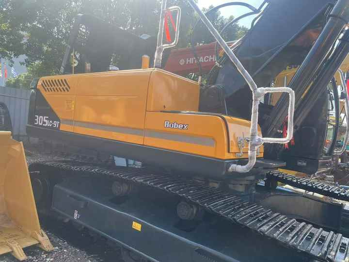 Used HYUNDAI 305LC-9T Crawler Excavator with Good Performance Hyundai30 Tons Earthmoving Machinery with Low Price On-sale - Pásové rýpadlo: obrázek 3 Used HYUNDAI 305LC-9T Crawler Excavator with Good Performance Hyundai30 Tons Earthmoving Machinery with Low Price On-sale - Pásové rýpadlo: obrázek 3