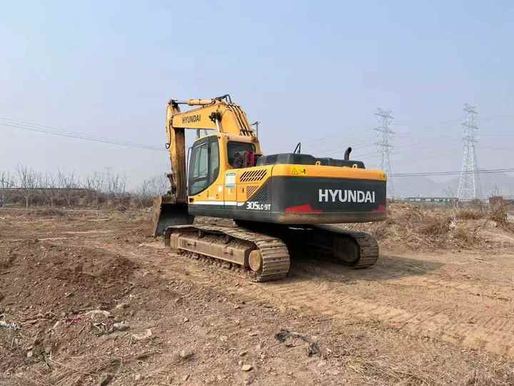 Used HYUNDAI 305LC-9T Crawler Excavator with good performance Hyundai30 tons earthmoving machinery with low price on-sale - Pásové rýpadlo: obrázek 3 Used HYUNDAI 305LC-9T Crawler Excavator with good performance Hyundai30 tons earthmoving machinery with low price on-sale - Pásové rýpadlo: obrázek 3