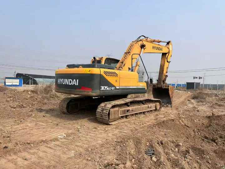Used HYUNDAI 305LC-9T Crawler Excavator with good performance Hyundai30 tons earthmoving machinery with low price on-sale - Pásové rýpadlo: obrázek 2 Used HYUNDAI 305LC-9T Crawler Excavator with good performance Hyundai30 tons earthmoving machinery with low price on-sale - Pásové rýpadlo: obrázek 2