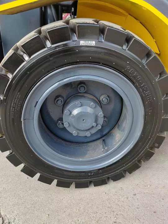 Used Heavy Construction Equipment komatsu 3 Tons Forklift Used Machine - Dieselový vysokozdvižný vozík: obrázek 4 Used Heavy Construction Equipment komatsu 3 Tons Forklift Used Machine - Dieselový vysokozdvižný vozík: obrázek 4
