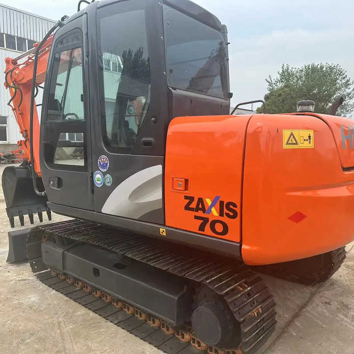 Used Hitachi Excavator ZX70 7ton Japan Import Second Hand Small Crawler ZX70 Excavator for Sale - Pásové rýpadlo: obrázek 1 Used Hitachi Excavator ZX70 7ton Japan Import Second Hand Small Crawler ZX70 Excavator for Sale - Pásové rýpadlo: obrázek 1