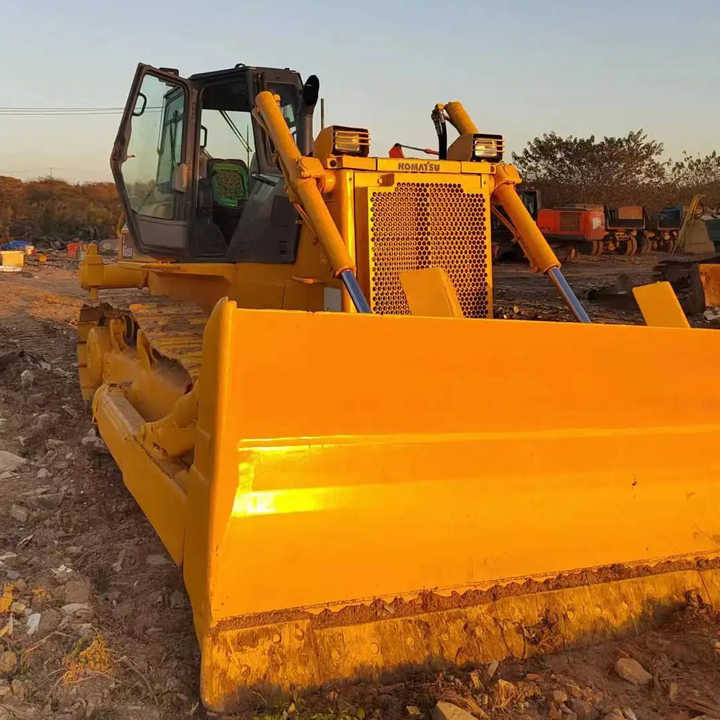 Used Komatsu Bulldozer D85 Strong Power Komatsu D85 Track Dozer for Sale - Buldozer: obrázek 3 Used Komatsu Bulldozer D85 Strong Power Komatsu D85 Track Dozer for Sale - Buldozer: obrázek 3