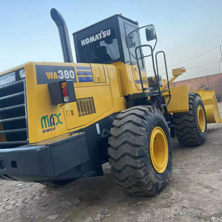 Used Komatsu WA380-3 Front Loader in Very Good Condition Strong Power komatsu 380 Wheel Loader Low Price Hot Sale - Kolový nakladač: obrázek 1 Used Komatsu WA380-3 Front Loader in Very Good Condition Strong Power komatsu 380 Wheel Loader Low Price Hot Sale - Kolový nakladač: obrázek 1
