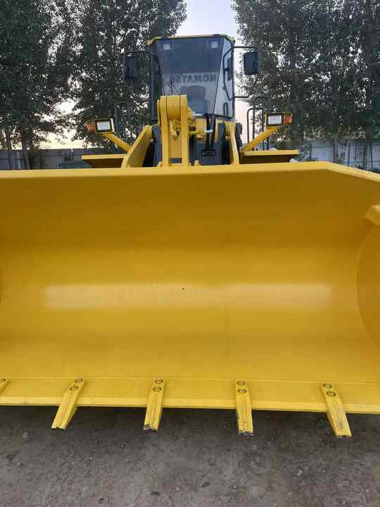 Used Komatsu WA380-3 Front Loader in Very Good Condition Strong Power komatsu 380 Wheel Loader Low Price Hot Sale - Kolový nakladač: obrázek 3 Used Komatsu WA380-3 Front Loader in Very Good Condition Strong Power komatsu 380 Wheel Loader Low Price Hot Sale - Kolový nakladač: obrázek 3