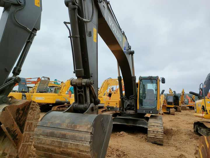Used Strong Power volvo EC290 Korea Excavator volvo Excavator 290 for Sale 20T 30T EC210 EC240 EC300 EC360 - Rýpadlo: obrázek 4 Used Strong Power volvo EC290 Korea Excavator volvo Excavator 290 for Sale 20T 30T EC210 EC240 EC300 EC360 - Rýpadlo: obrázek 4