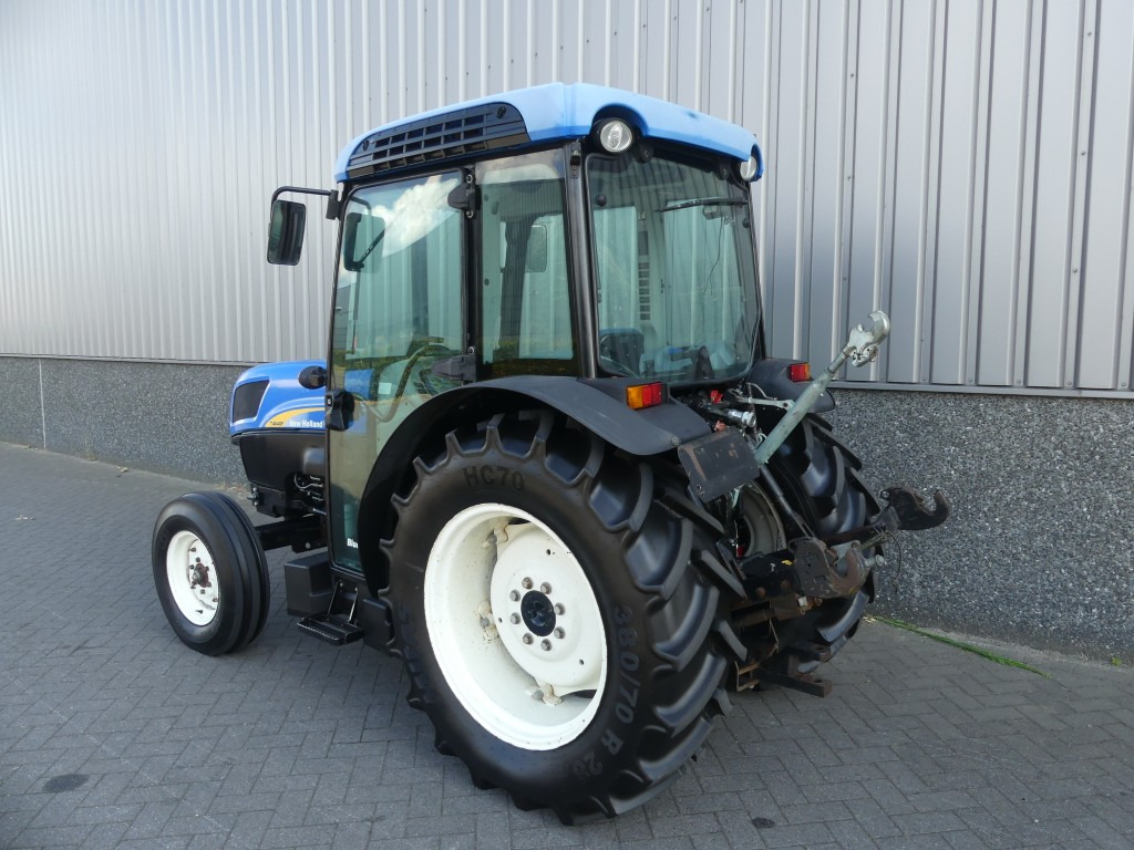 NEW HOLLAND T4040F - Malotraktor: obrázek 3 NEW HOLLAND T4040F - Malotraktor: obrázek 3
