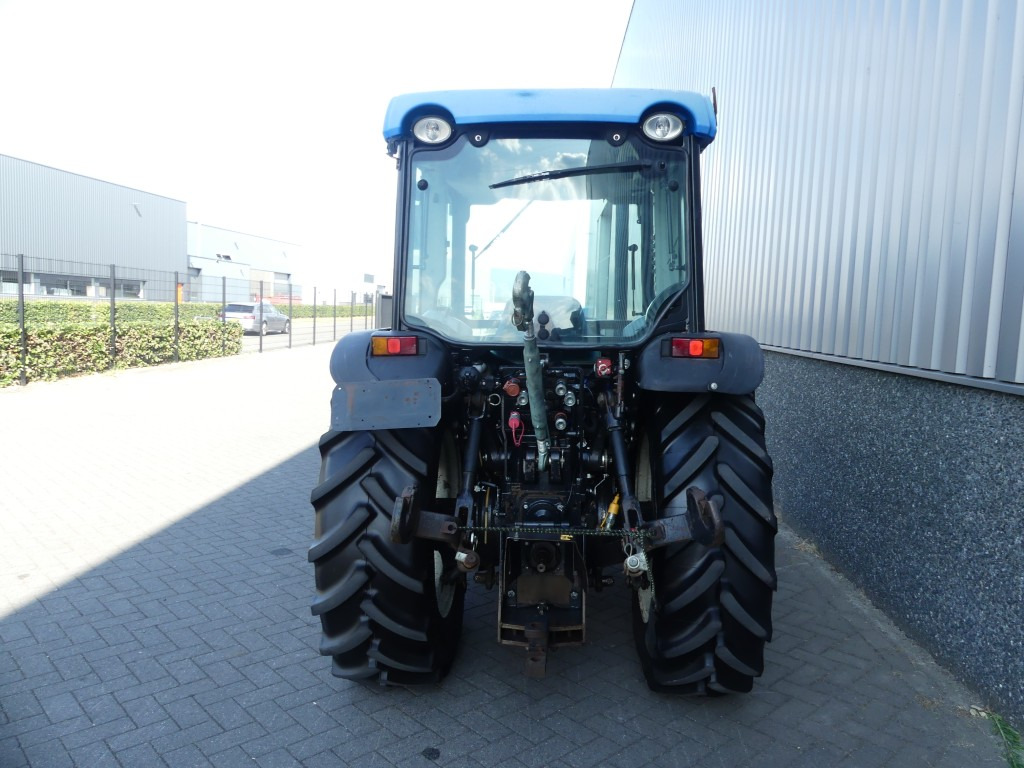 NEW HOLLAND T4040F - Malotraktor: obrázek 4 NEW HOLLAND T4040F - Malotraktor: obrázek 4
