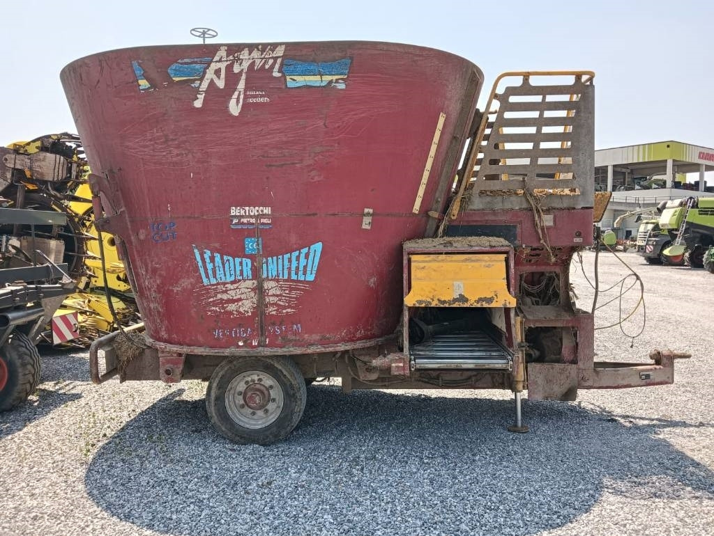 AGM W14 MC - Krmný míchací vůz: obrázek 5 AGM W14 MC - Krmný míchací vůz: obrázek 5