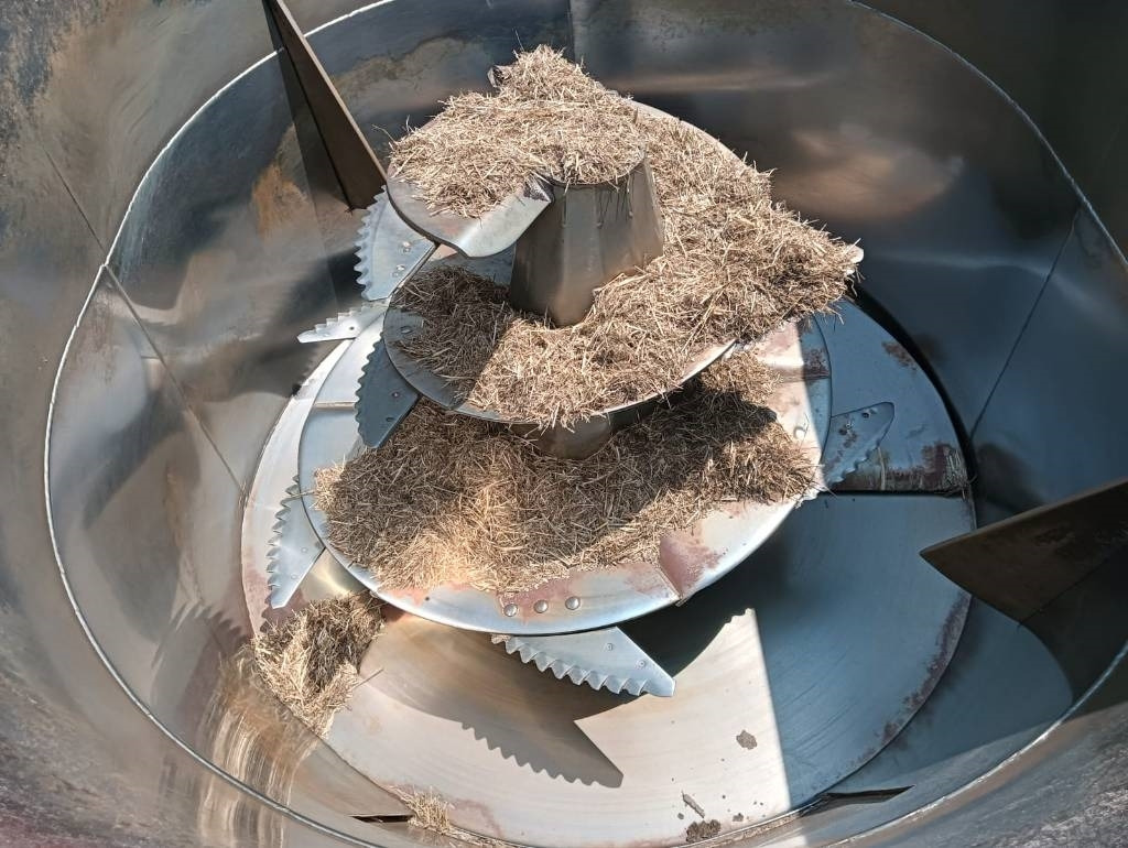 AGM W14 MC - Krmný míchací vůz: obrázek 3 AGM W14 MC - Krmný míchací vůz: obrázek 3