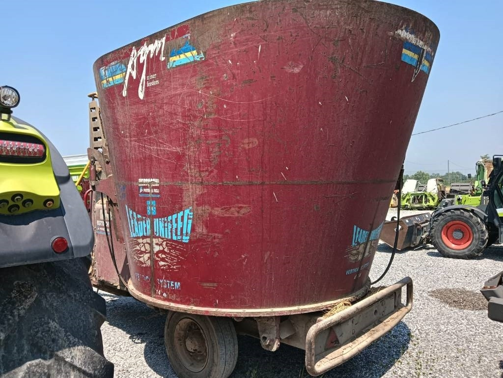 AGM W14 MC - Krmný míchací vůz: obrázek 4 AGM W14 MC - Krmný míchací vůz: obrázek 4