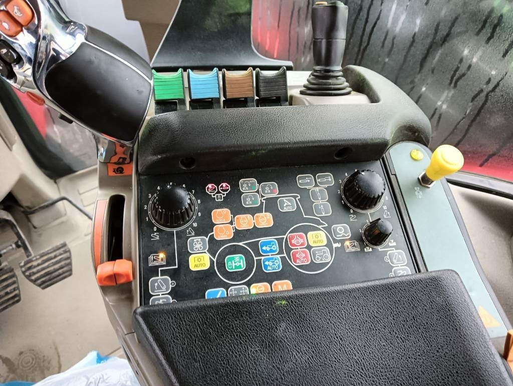 Case Optum 270 - Traktor: obrázek 5 Case Optum 270 - Traktor: obrázek 5