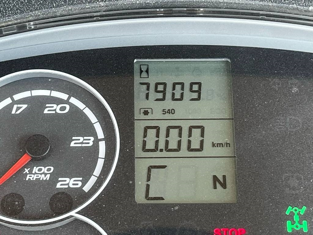 Claas Arion 420 - Traktor: obrázek 4 Claas Arion 420 - Traktor: obrázek 4