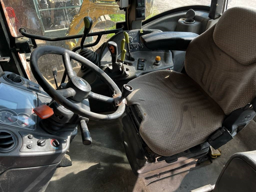 Claas Arion 420 - Traktor: obrázek 5 Claas Arion 420 - Traktor: obrázek 5