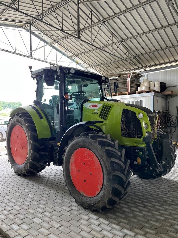 Claas Arion 440 - Traktor: obrázek 4 Claas Arion 440 - Traktor: obrázek 4