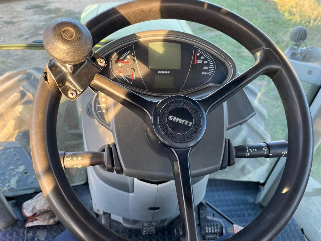 Claas Axion 870 Cmatic - Traktor: obrázek 3 Claas Axion 870 Cmatic - Traktor: obrázek 3