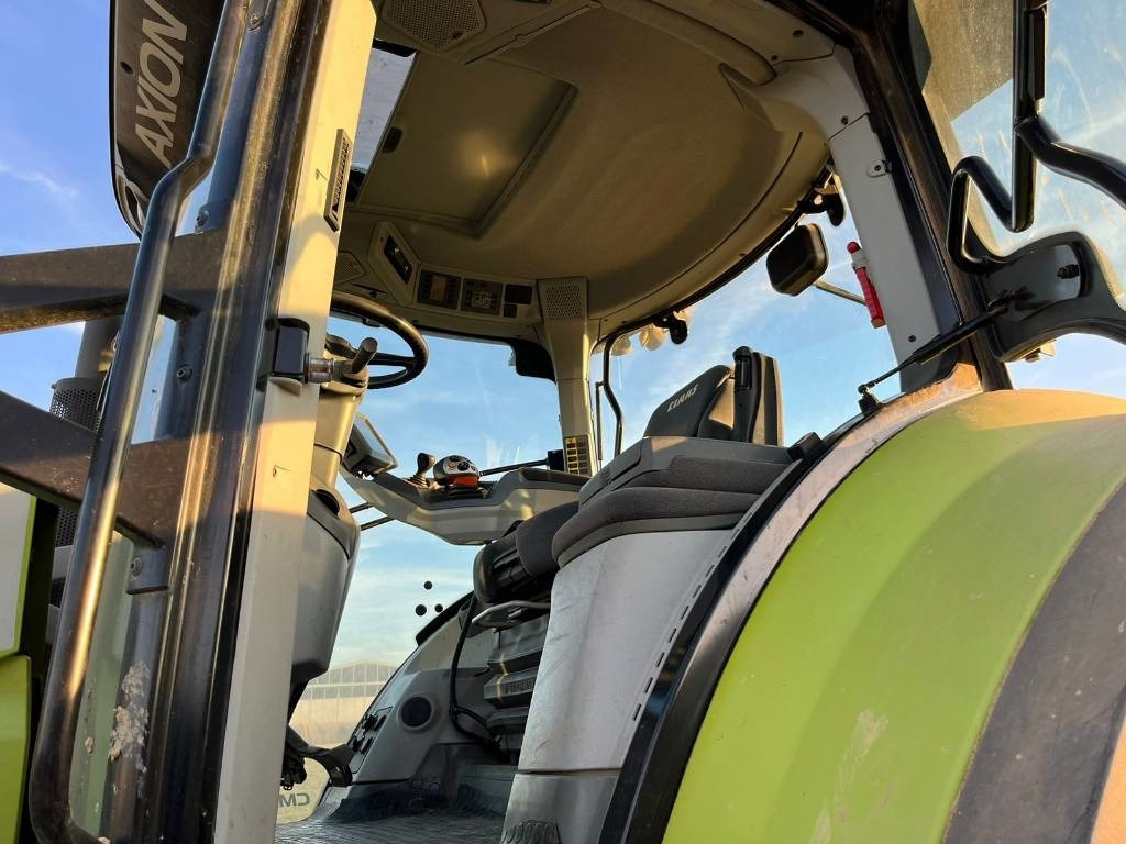 Claas Axion 870 Cmatic - Traktor: obrázek 4 Claas Axion 870 Cmatic - Traktor: obrázek 4