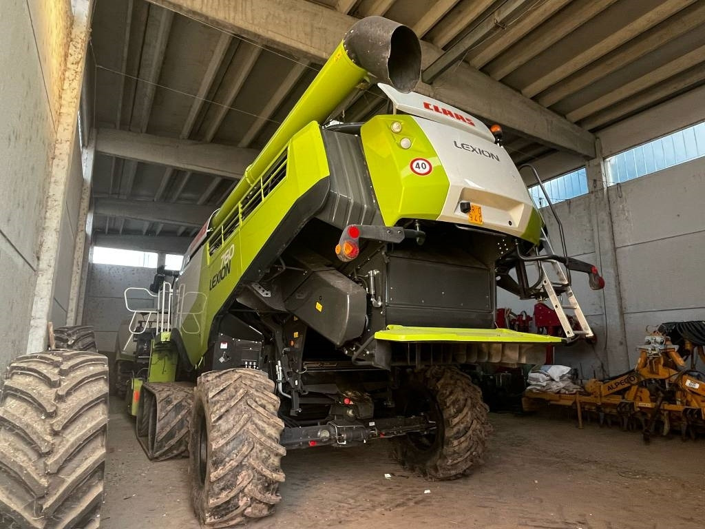 Claas LEXION 760 TT RISO - Sklízecí mlátička: obrázek 2 Claas LEXION 760 TT RISO - Sklízecí mlátička: obrázek 2