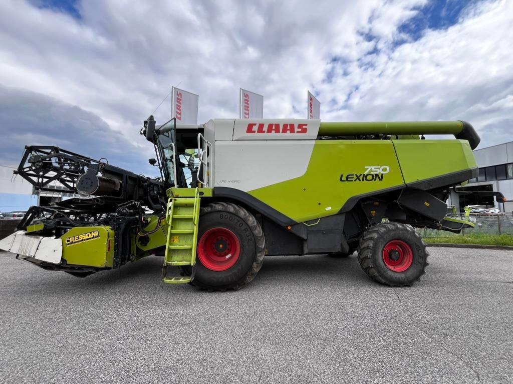 Claas Lexion 750 - Sklízecí mlátička: obrázek 1 Claas Lexion 750 - Sklízecí mlátička: obrázek 1