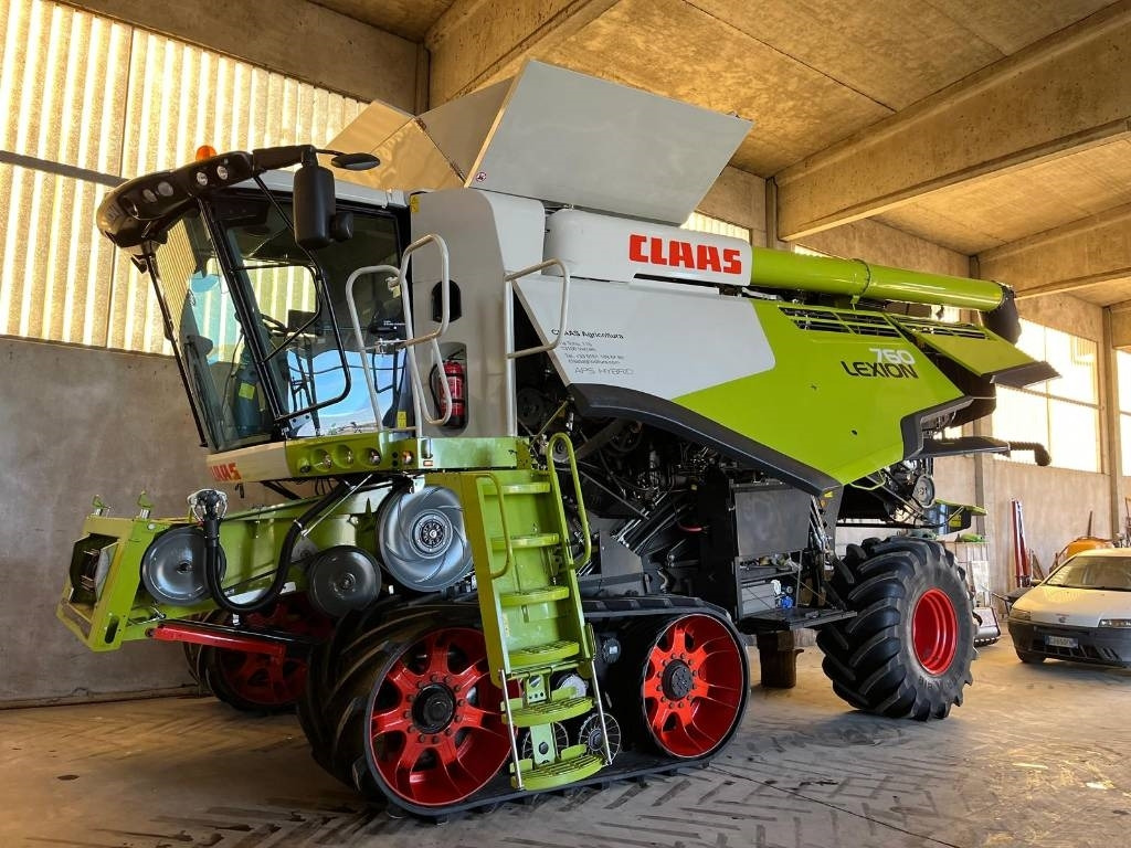 Claas Lexion 760 TT RISO - Sklízecí mlátička: obrázek 1 Claas Lexion 760 TT RISO - Sklízecí mlátička: obrázek 1