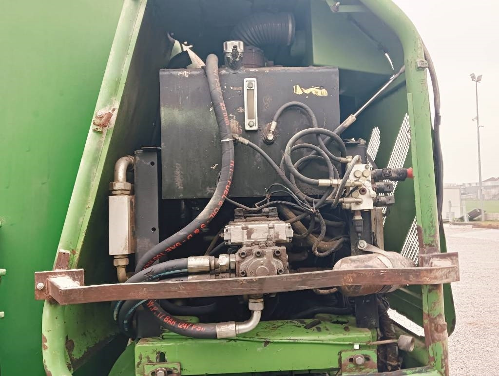 Faresin LEADER 2600  - Krmný míchací vůz: obrázek 4 Faresin LEADER 2600  - Krmný míchací vůz: obrázek 4