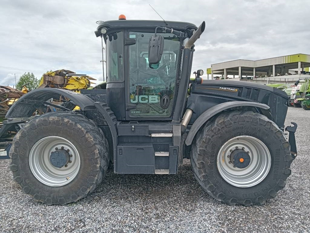 Traktor JCB Fastrac 4220: obrázek 7