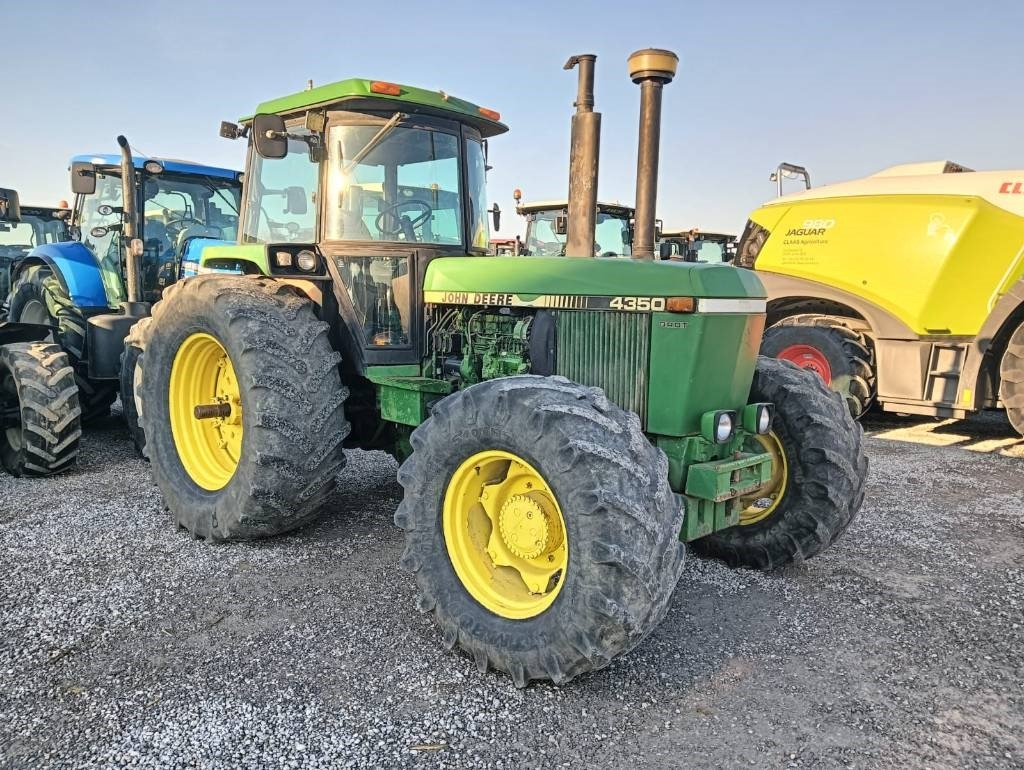 John Deere 4350 - Traktor: obrázek 1 John Deere 4350 - Traktor: obrázek 1