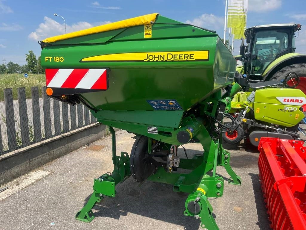 John Deere FT 180 - Rozmetadlo hnoje: obrázek 2 John Deere FT 180 - Rozmetadlo hnoje: obrázek 2