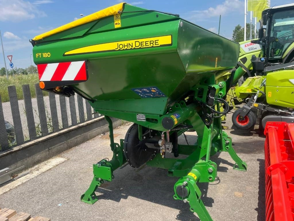 John Deere FT 180 - Rozmetadlo hnoje: obrázek 5 John Deere FT 180 - Rozmetadlo hnoje: obrázek 5