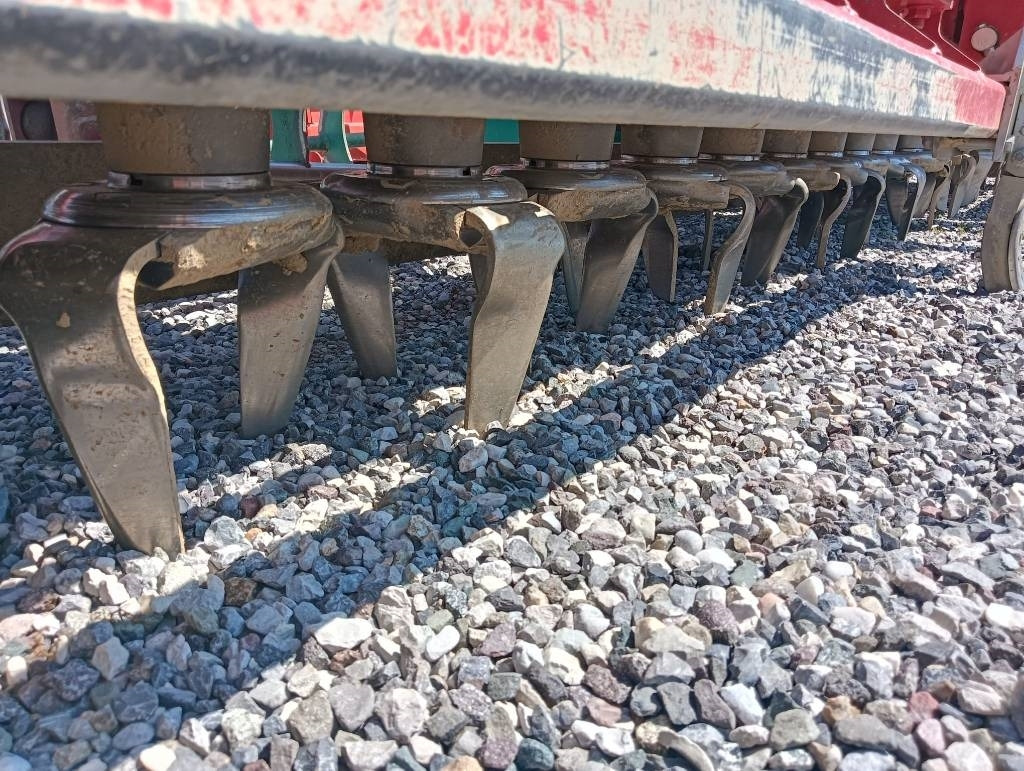 Kverneland NG-H101F30 - Rotační brány: obrázek 4 Kverneland NG-H101F30 - Rotační brány: obrázek 4