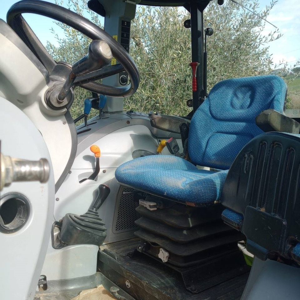 New Holland T 4.55 - Traktor: obrázek 3 New Holland T 4.55 - Traktor: obrázek 3