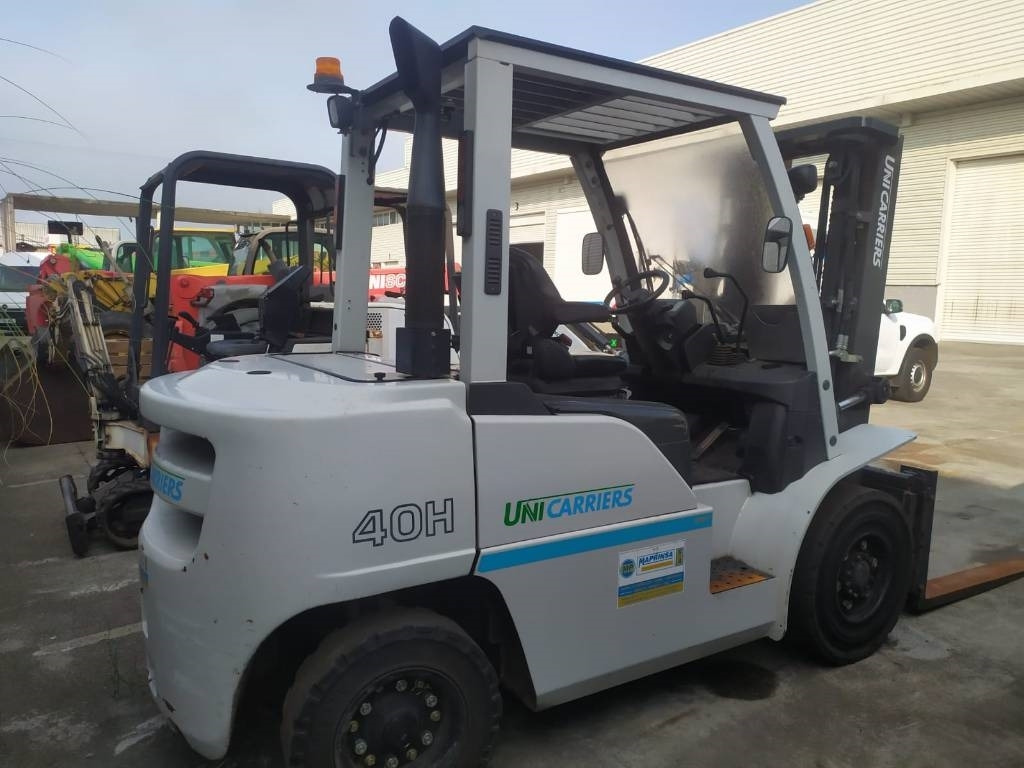UniCarriers D1F4A40Q - Boční vozík: obrázek 2 UniCarriers D1F4A40Q - Boční vozík: obrázek 2