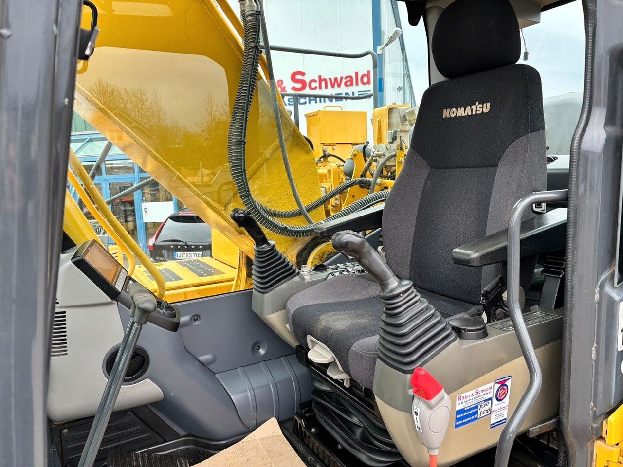 Komatsu HB215LC-3 - Pásové rýpadlo: obrázek 4 Komatsu HB215LC-3 - Pásové rýpadlo: obrázek 4