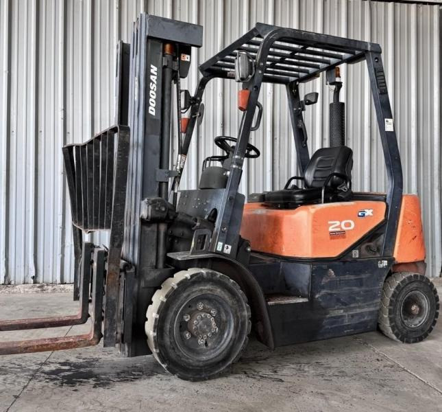 Doosan Chariot élévateur 2t diesel DOOSAN fenwick - Dieselový vysokozdvižný vozík: obrázek 1 Doosan Chariot élévateur 2t diesel DOOSAN fenwick - Dieselový vysokozdvižný vozík: obrázek 1