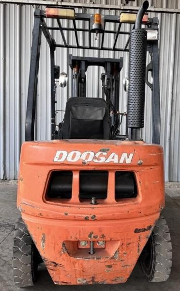 Doosan Chariot élévateur 2t diesel DOOSAN fenwick - Dieselový vysokozdvižný vozík: obrázek 3 Doosan Chariot élévateur 2t diesel DOOSAN fenwick - Dieselový vysokozdvižný vozík: obrázek 3