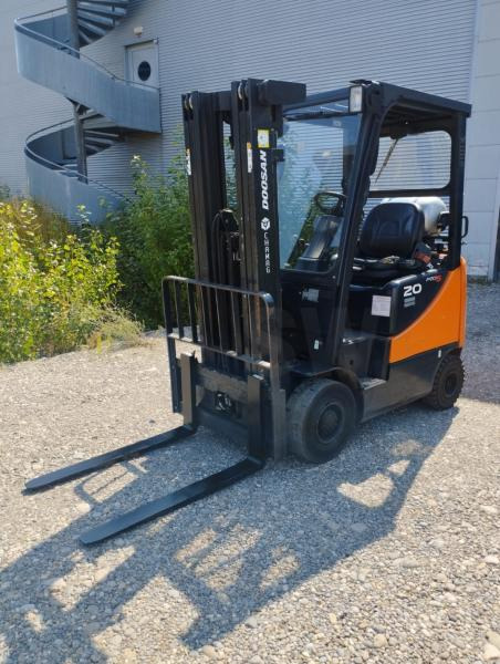 Doosan Chariot élévateur fenwick 2t gaz DOOSAN fenwick - Plynový vysokozdvižný vozík: obrázek 2 Doosan Chariot élévateur fenwick 2t gaz DOOSAN fenwick - Plynový vysokozdvižný vozík: obrázek 2