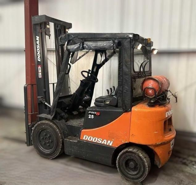 Doosan G25P-5 fenwick - Plynový vysokozdvižný vozík: obrázek 2 Doosan G25P-5 fenwick - Plynový vysokozdvižný vozík: obrázek 2