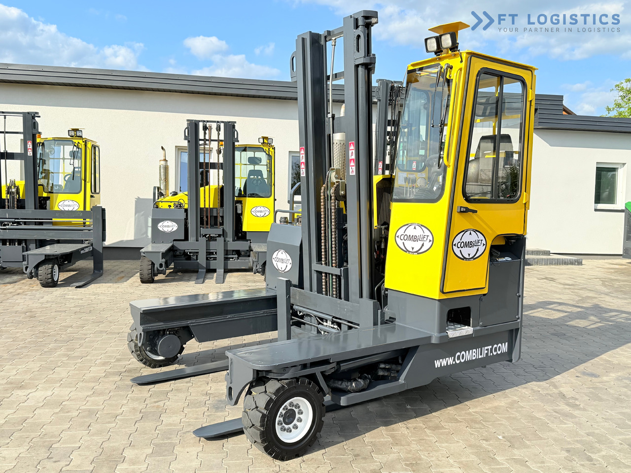 COMBILIFT C4000 / DIESEL / DUPLEX - 4100MM / FORK POSITIONER / ONLY 2951 MTH / LIKE NEW - Čtyřcestný vozík: obrázek 1 COMBILIFT C4000 / DIESEL / DUPLEX - 4100MM / FORK POSITIONER / ONLY 2951 MTH / LIKE NEW - Čtyřcestný vozík: obrázek 1
