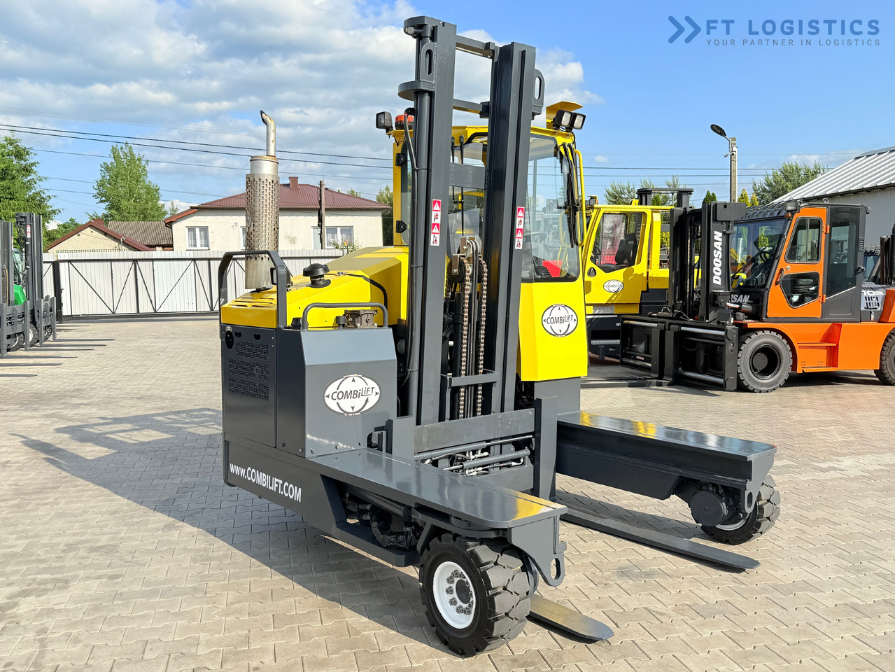 COMBILIFT C4000 / DIESEL / DUPLEX - 4100MM / FORK POSITIONER / ONLY 2951 MTH / LIKE NEW - Čtyřcestný vozík: obrázek 5 COMBILIFT C4000 / DIESEL / DUPLEX - 4100MM / FORK POSITIONER / ONLY 2951 MTH / LIKE NEW - Čtyřcestný vozík: obrázek 5